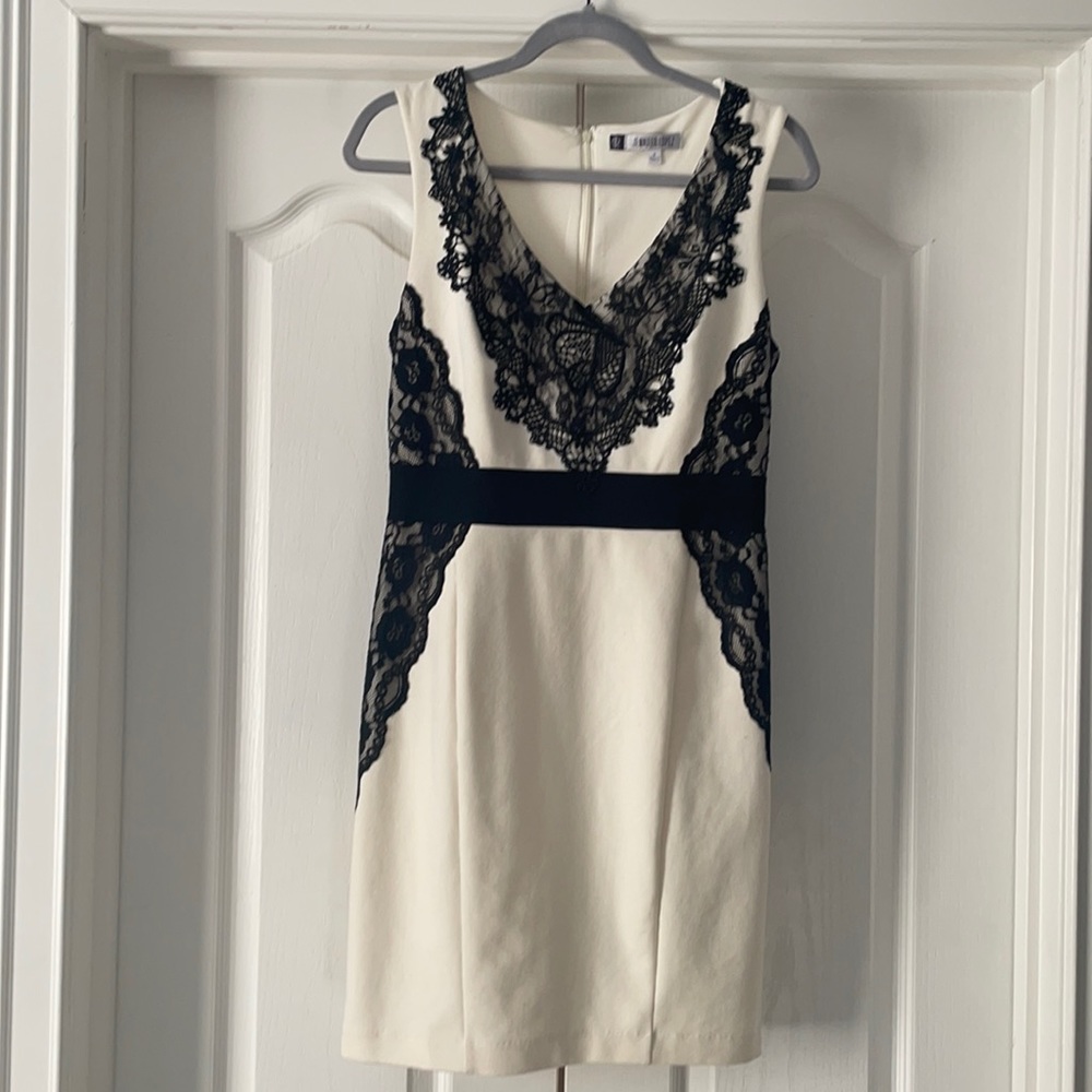 🎃SALE🎃Jennifer Lopez Black Lace and Cream Dress